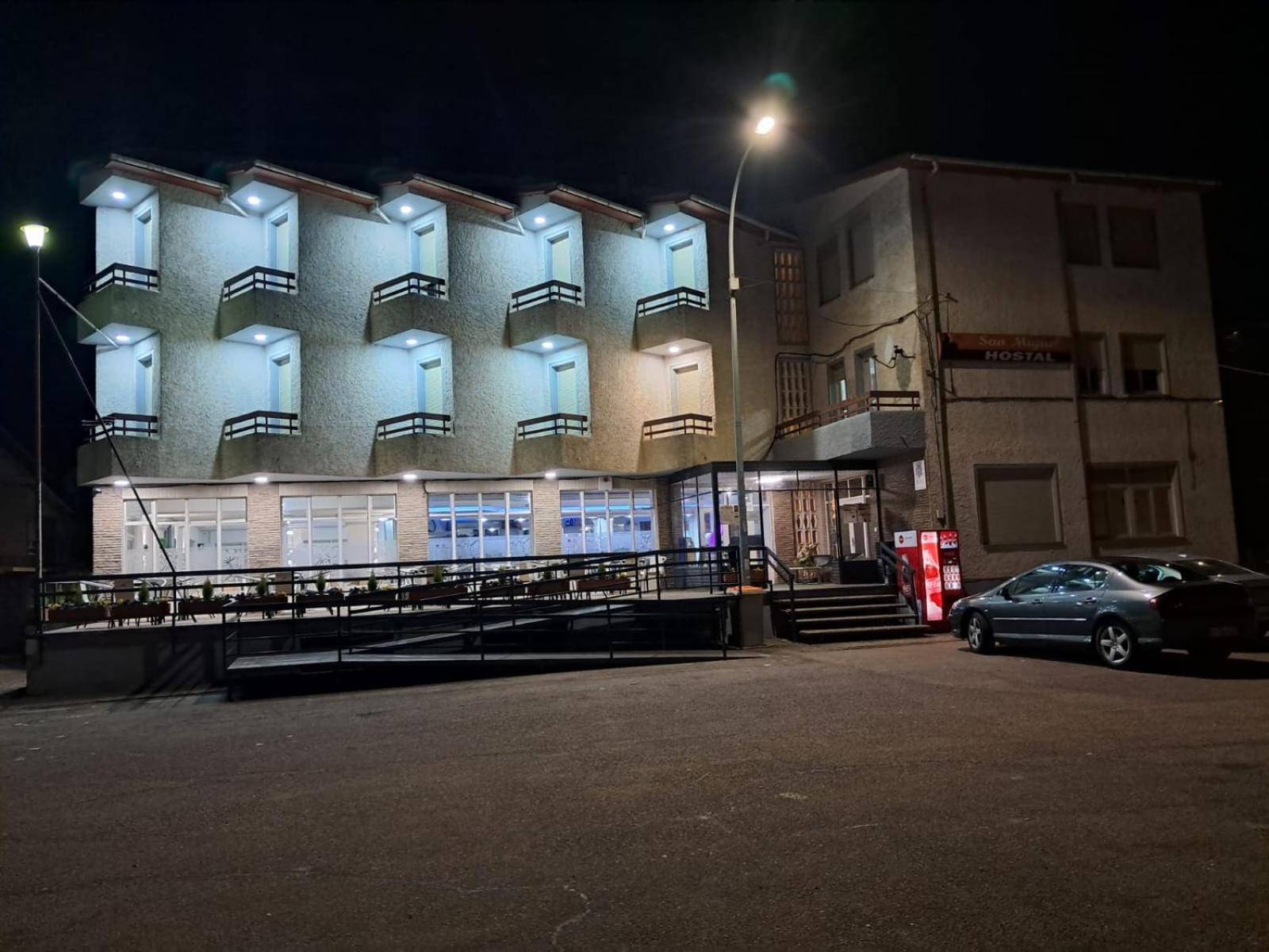 Hostal San Miguel Villalobar ภายนอก รูปภาพ