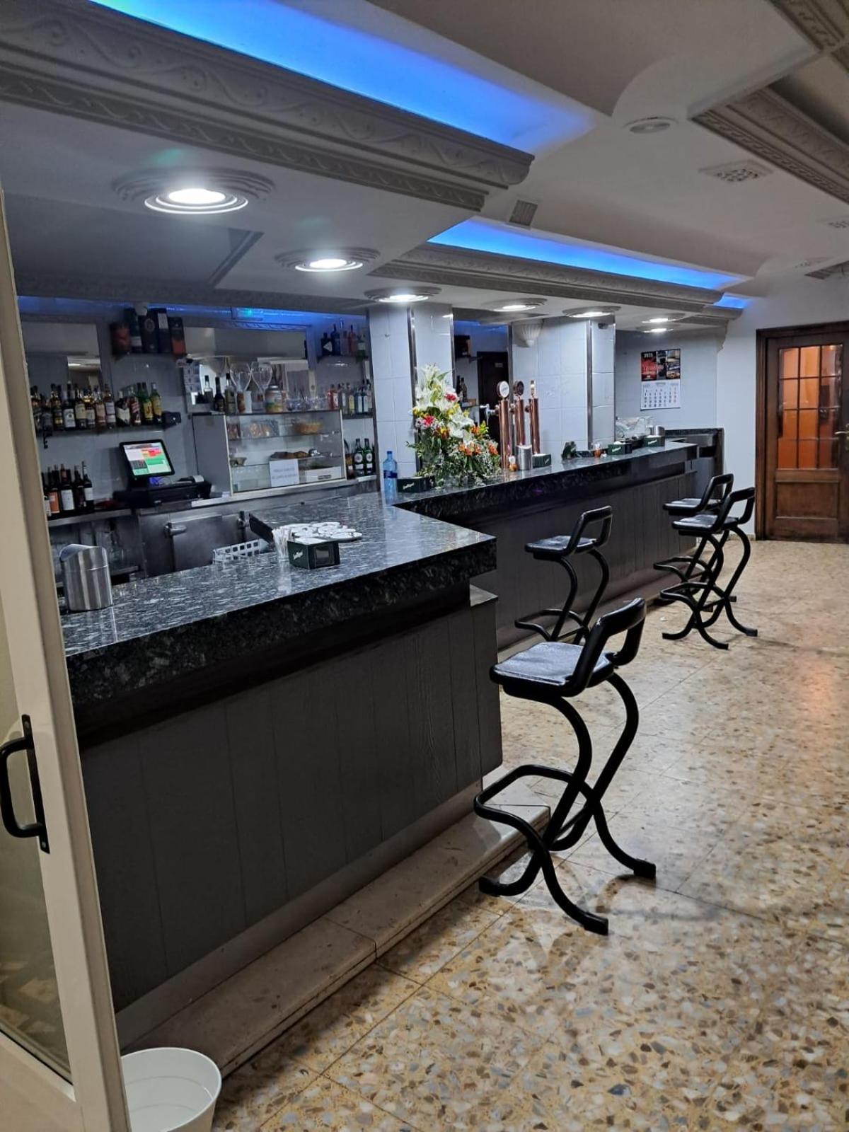 Hostal San Miguel Villalobar ภายนอก รูปภาพ
