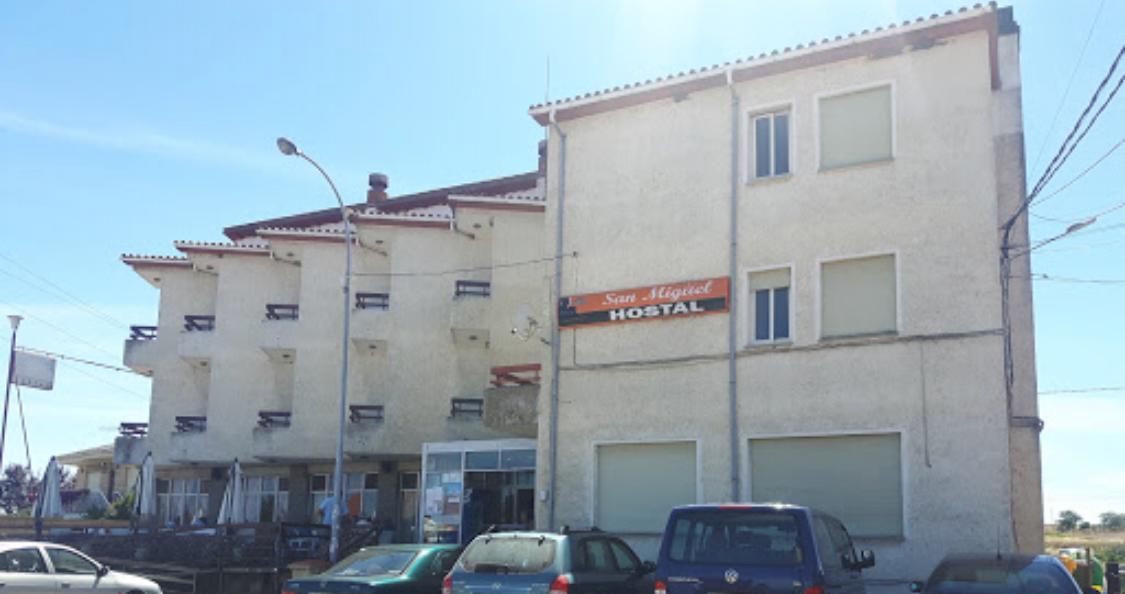 Hostal San Miguel Villalobar ภายนอก รูปภาพ