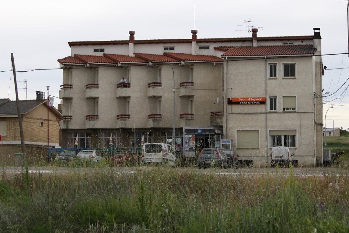Hostal San Miguel Villalobar ภายนอก รูปภาพ