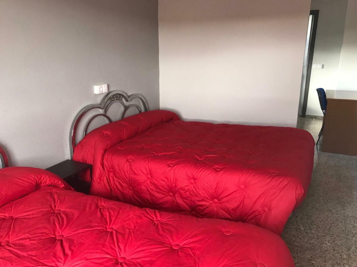 Hostal San Miguel Villalobar ภายนอก รูปภาพ